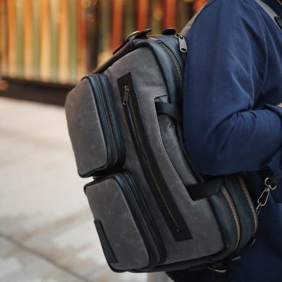 QUAVARO Quavaro backpack with many zippers and compartments