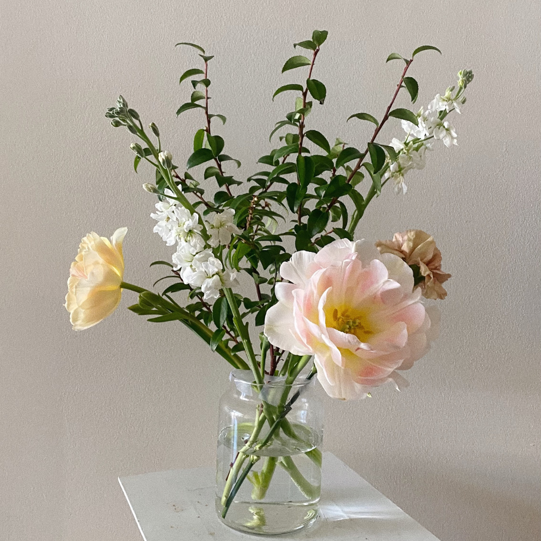Lee's Flowers flower vase