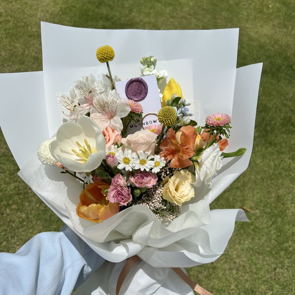 Lee's Flowers bouqet