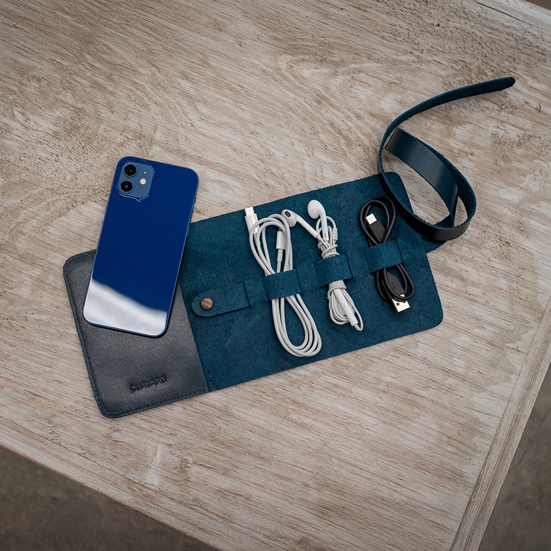 Quavaro phone belt accessory